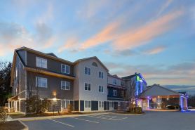 Holiday Inn Express & Suites FREEPORT - BRUNSWICK AREA by IHG