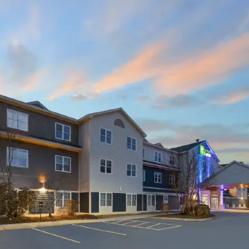 Holiday Inn Express & Suites FREEPORT - BRUNSWICK AREA by IHG