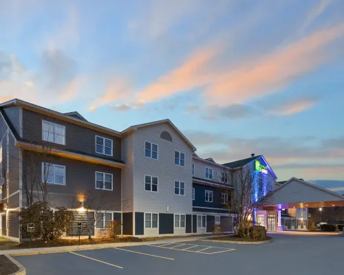 Holiday Inn Express & Suites FREEPORT - BRUNSWICK AREA by IHG Hotels in Freeport