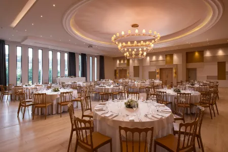 Kresten Royal Euphoria Resort