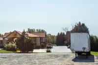 Super 8 by Wyndham Lake Country/Winfield Area Hotels in Central Okanagan G