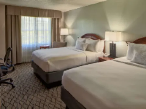 Sonesta Atlanta Airport South Hotels near Georgia International Convention Center