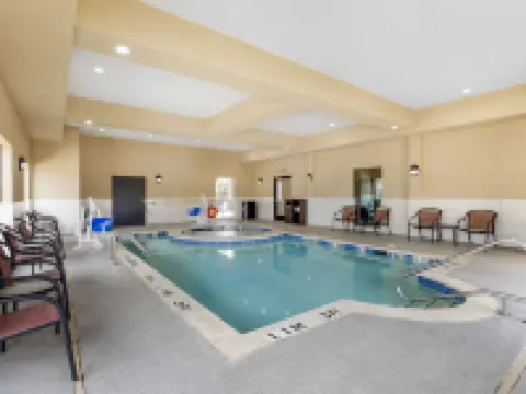 伯利森貝斯特韋斯特優質套房酒店 約翰遜縣酒店