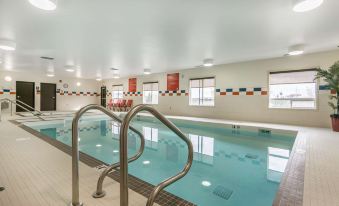 Comfort Inn & Suites Edmonton International Airport
