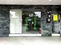 Homestay 77 Hotels in Kempas