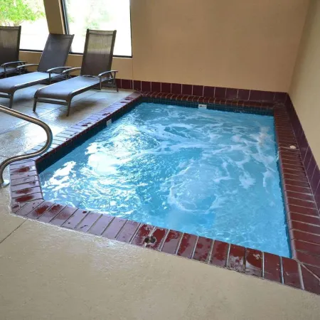 Quality Inn & Suites Lawrence - University Area