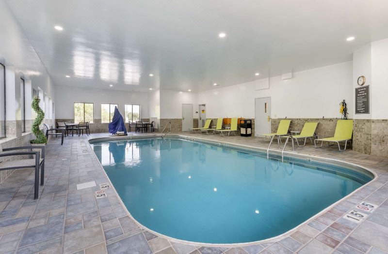 Best Western St. Clairsville Inn Suites photo 4