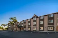 Microtel Inn & Suites by Wyndham Tracy Hotels in Tracy