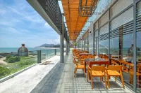 Trân Châu Beach & Resort فنادق في Phuoc Hoi