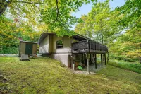 Alpine Court Chalet 4 Bedroom Home Hotels in Rutland Town