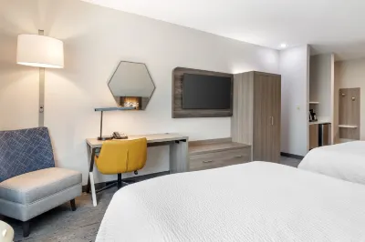 Holiday Inn Express & Suites Alice Hotels in Alice