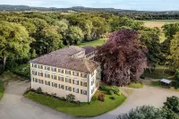 Schloss Burgellern Hotels in AufseB