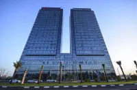 Ibis Abu Dhabi Gate Hotel dekat twofour54 Abu Dhabi