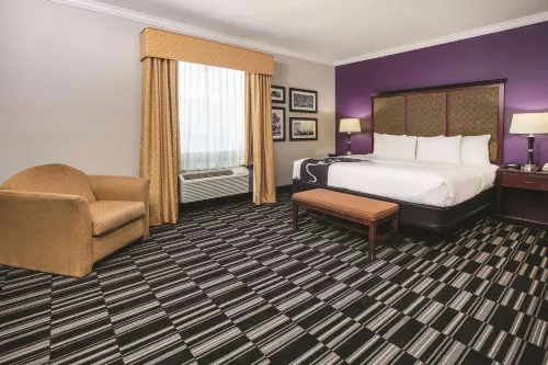 Baymont Inn & Suites by Wyndham Dallas South-DeSoto Hotels in DeSoto