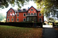 Slottshotellet Hotels near Skälby 4H-gård