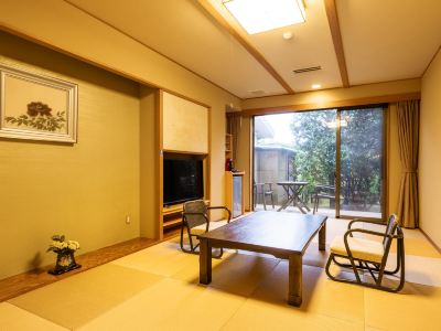 綾女亭 和洋室 オープンエアバス付き ホテルサンバレー伊豆長岡 本館の写真