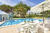 Large Private Pool Viilla, Close to Amenites, Free Air Conditioning and Wifi - สระว่ายน้ำส่วนตัว