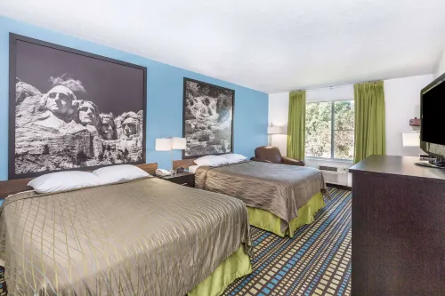 Super 8 by Wyndham North Sioux City - parking
