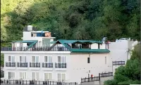 Luxe Resorts - Centrally Heated Air Conditioned Hotel in the Heart of Kasauli Hotels in Kasauli