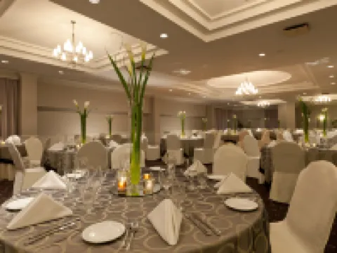 Holiday Inn LAVAL - MONTREAL by IHG Hoteles en Laval