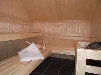 Reetkoje - thatched house with fireplace, sauna, WiFi - between Bodden and Baltic Sea