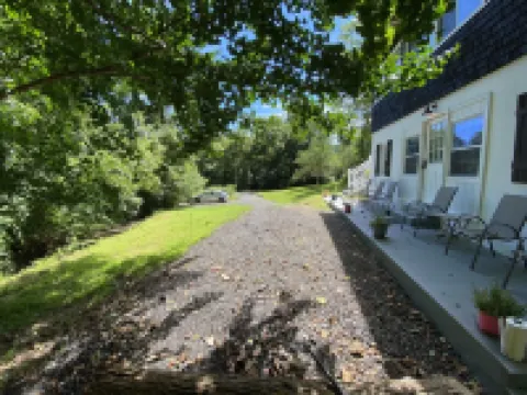 Beautiful historic 1916 Farmhouse and Country Home in the Blue Ridge Mountains