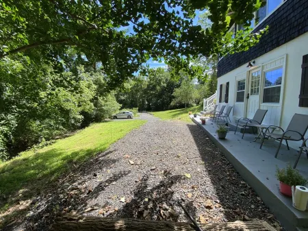 Beautiful historic 1916 Farmhouse and Country Home in the Blue Ridge Mountains