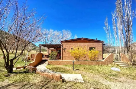 Charming 3 bedroom Ranch in scenic McElmo Canyon