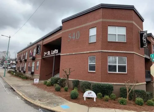 Cozy 1-bedroom condo with WiFi, AC in downtown Clarksville - balcony