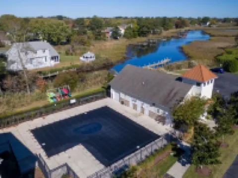 Spectacular well stocked townhouse minutes from Bethany Beach ミルビルのホテル