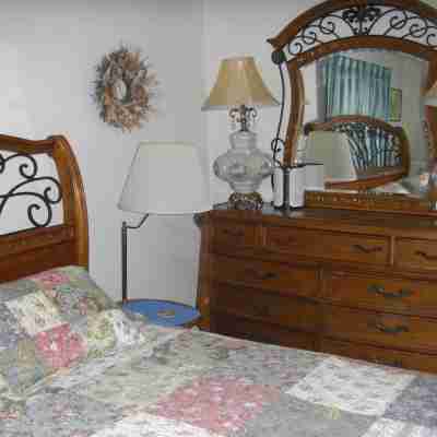 "Tidal Raves" Oceanview, Gas Fire, Wi-Fi, City Center. Deck/BBQ, Covered Parking Rooms