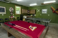 Fun 4/3, Large Yard, Kid-Friendly, Gameroom, Playscape, Fire Pits, Lots More!