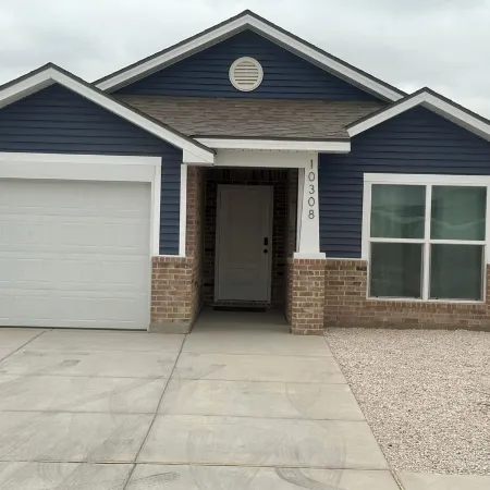 Charming 3-bedroom, 6 beds, 2 bathroom, house with AC and WiFi in awesome Odessa