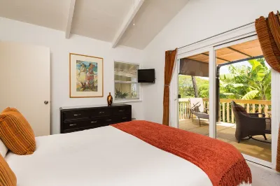 Blue Sky Escapes Vacation Home w/ big Oceanviews, Pool, Jacuzzi, 5min to beach 尼拉海灘附近的飯店