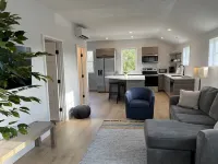 Brand New, Modern and Cozy 1 bedroom, 1 bath cottage! Secluded and convenient.