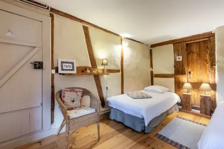 CHARMING HOUSE IN THE COUNTRY