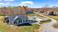 Peaceful Cottage Minutes from Lake Access