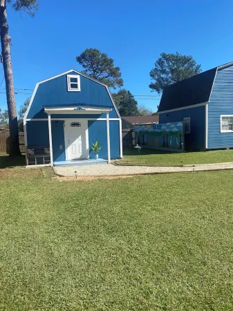 Charming 1-bedroom cottage in Dickinson,Tx with WiFi,