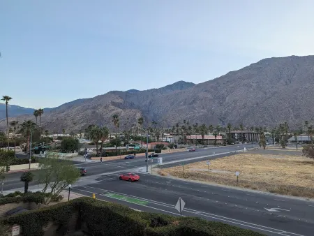 Prime Location 1Bd Amazing Views Отели в г. Палм-Спрингс