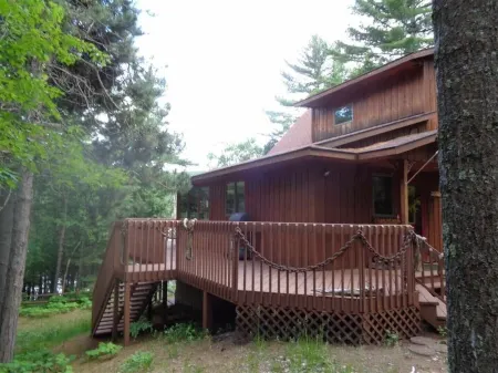 Cozy Cabin on the Lake Отели в г. Куино Каунти