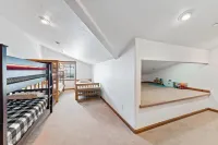 Luxe Chalet - Sleeps 15 - balcony