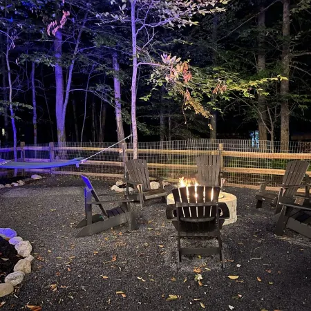 Spacious and cozy pet friendly chalet w/ hot tub & garden sauna