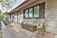 Beautiful 4 bedroom 2 full bathroom close to everything! - Bungalows