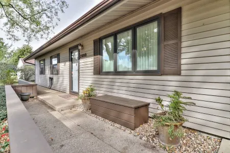 Beautiful 4 bedroom 2 full bathroom close to everything! Отели в г. Шампейн