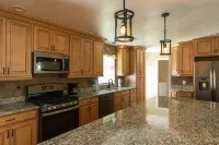 Pine Ridge - Close to Beach, Casinos & Downtown Ocean Springs!!