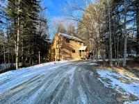 HotTub&GameRm&Traeger Smoker-Across from Golf, 5 Min to Lake, 15 Min 2 Mt Snow