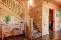 Log Home with Amazing Views of MT. Mitchell/Fireplace /Hot Tub/Pet Friendly