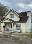 Cozy 3BR home close to trails. فنادق في Logan County