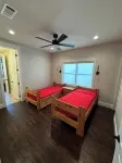 New Lake Paradise! 4 bdrm 3.5 ba house w/ lift, deck, grill, sauna, smart, media