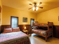 Casa Bella @ Buchanan Vacation Homes - Pool & Free Frio River Access Hotels in Concan